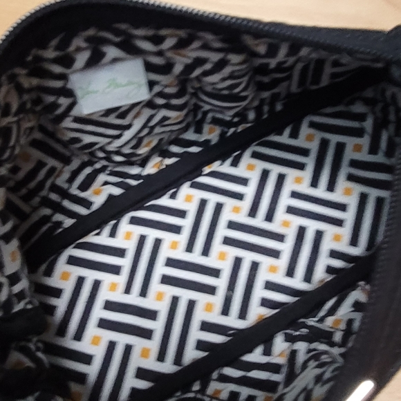 VERA BRADLEY | BLACK QUILTED CROSSBODY BAG - Picture 5 of 5